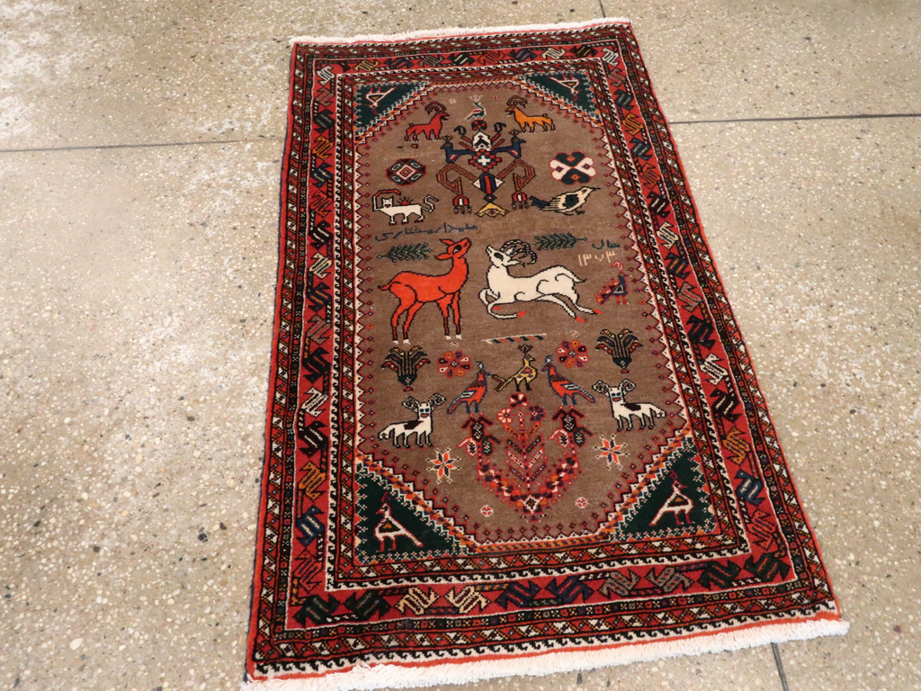 Vintage Persian Shiraz Pictorial Rug, No.25297 - Gsblank