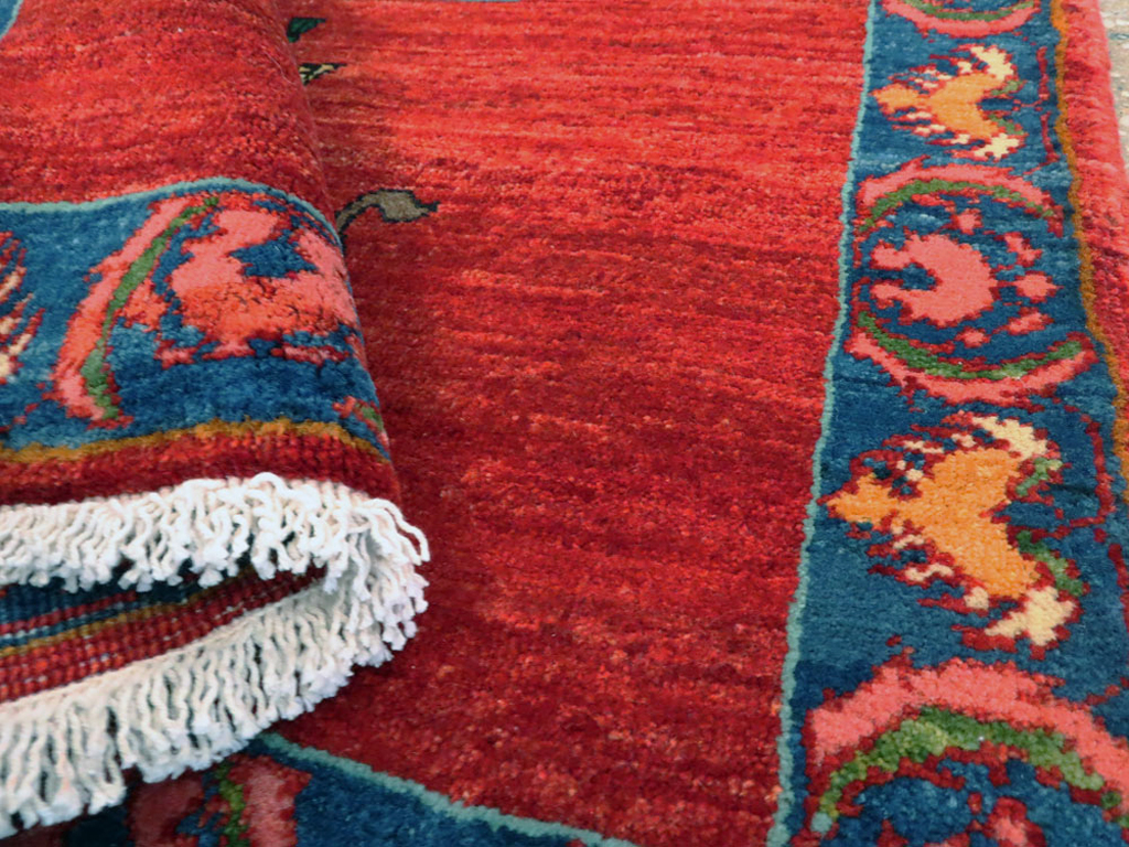 Vintage Persian Qashqai Pictorial Rug, No.25326 - Gsblank