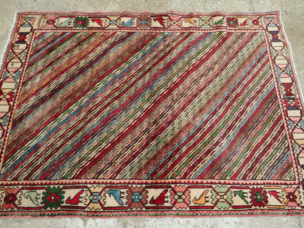 Vintage Persian Shiraz Rug, No.25379 - Gsblank