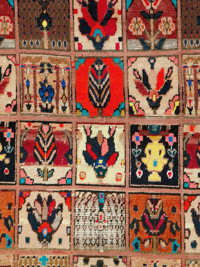 Vintage Persian Bakhtiari Rug, No.25383 - Gsblank