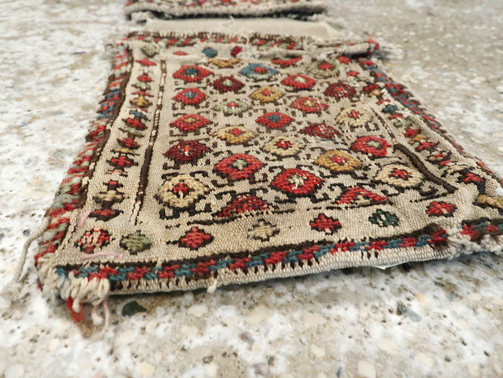 Antique Central Asian Soumak Saddlebag, No.25480 - Gsblank