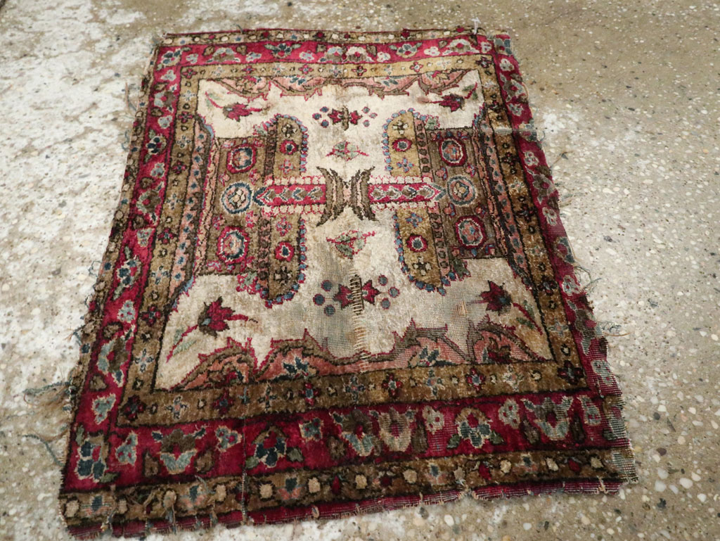 Antique Persian Kashan Silk Rug, No.25482 - Gsblank