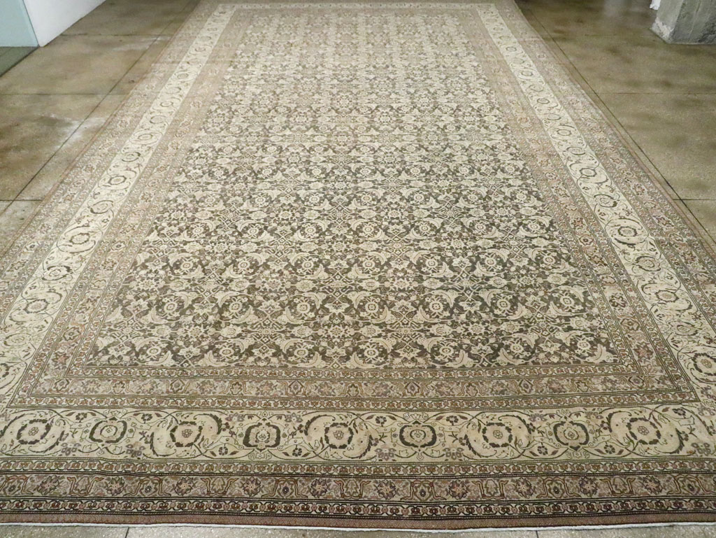 Antique Persian Tabriz Carpet, No.25490 - Gsblank