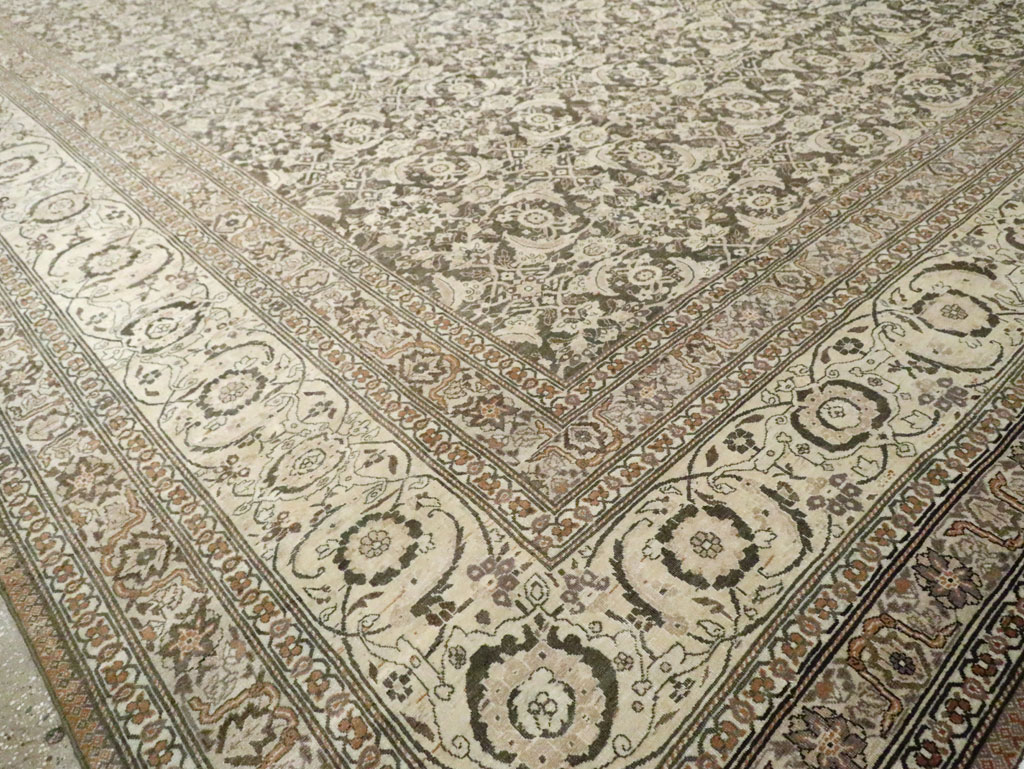 Antique Persian Tabriz Carpet, No.25490 - Gsblank