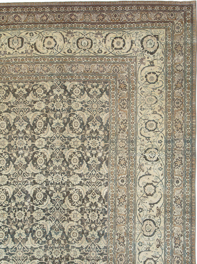 Antique Persian Tabriz Carpet, No.25490 - Gsblank
