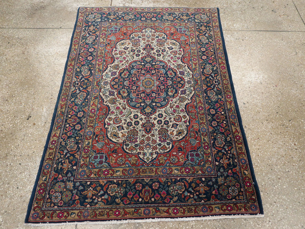Antique Persian Kashan Rug, No.25501 - Gsblank