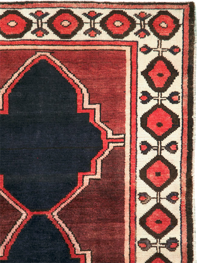 Vintage Persian Bakhtiari Carpet, No.25532 - Gsblank