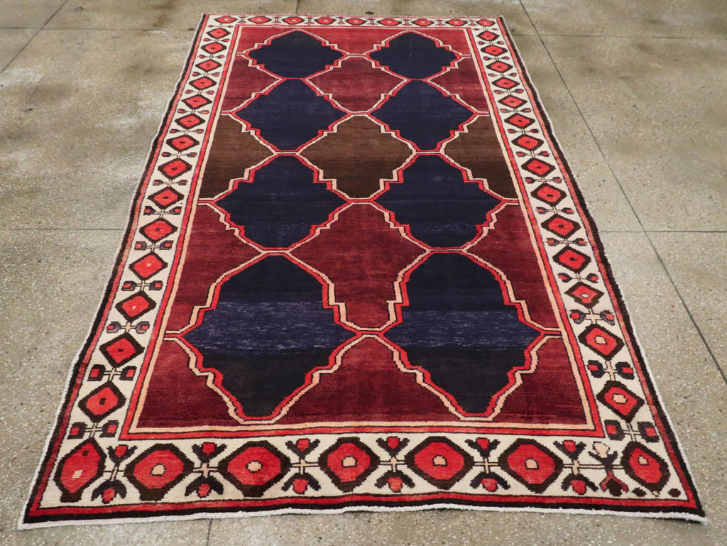 Vintage Persian Bakhtiari Carpet, No.25532 - Gsblank
