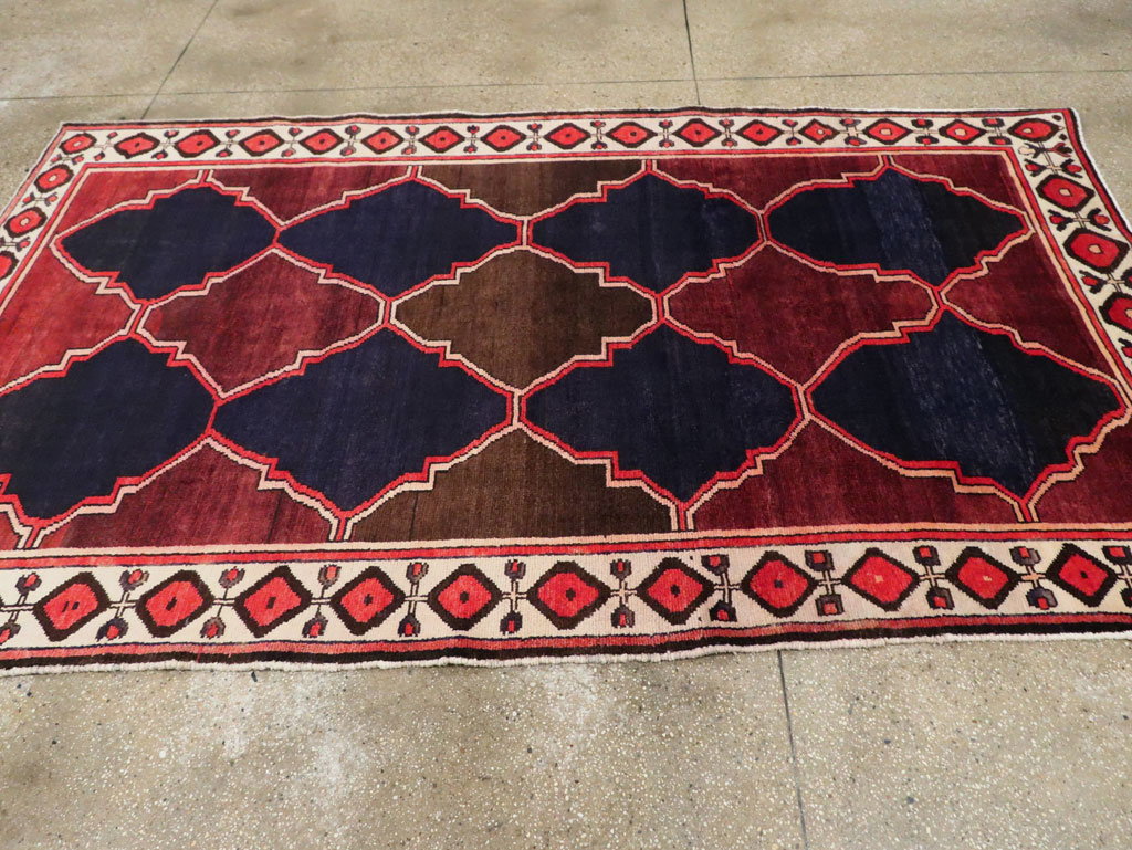 Vintage Persian Bakhtiari Carpet, No.25532 - Gsblank