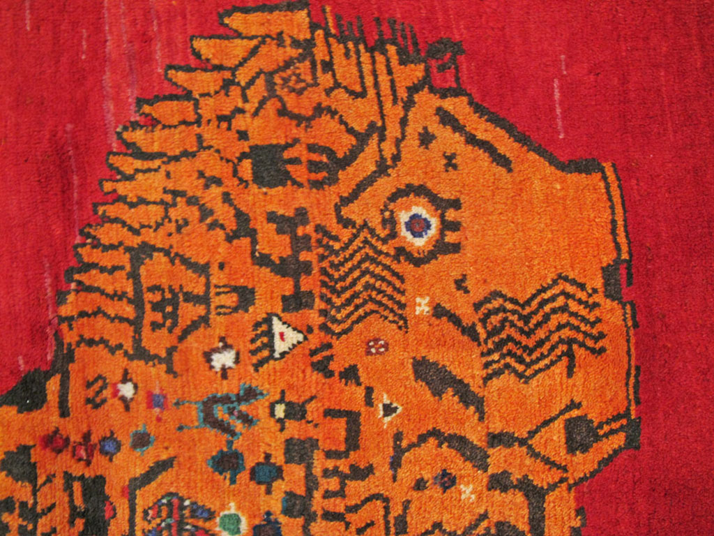 Vintage Persian Shiraz Pictorial Rug, No.25549 - Gsblank