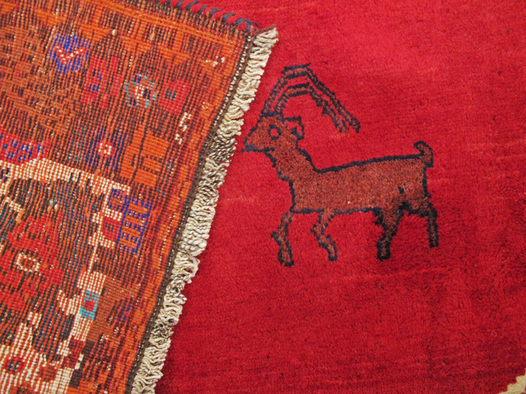 Vintage Persian Shiraz Pictorial Rug, No.25549 - Gsblank