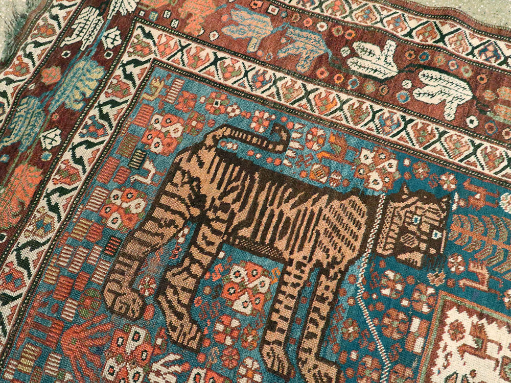 Antique Persian Qashqai Pictorial Rug, No.25570 - Gsblank