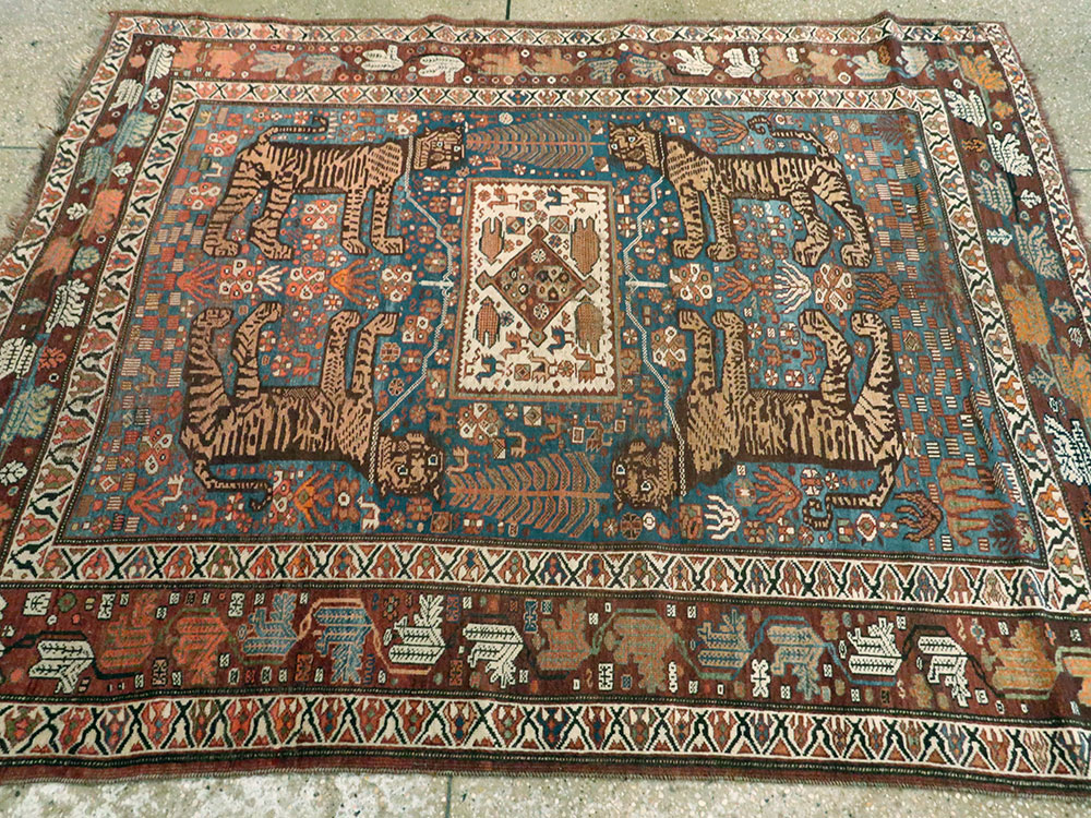Antique Persian Qashqai Pictorial Rug, No.25570 - Gsblank