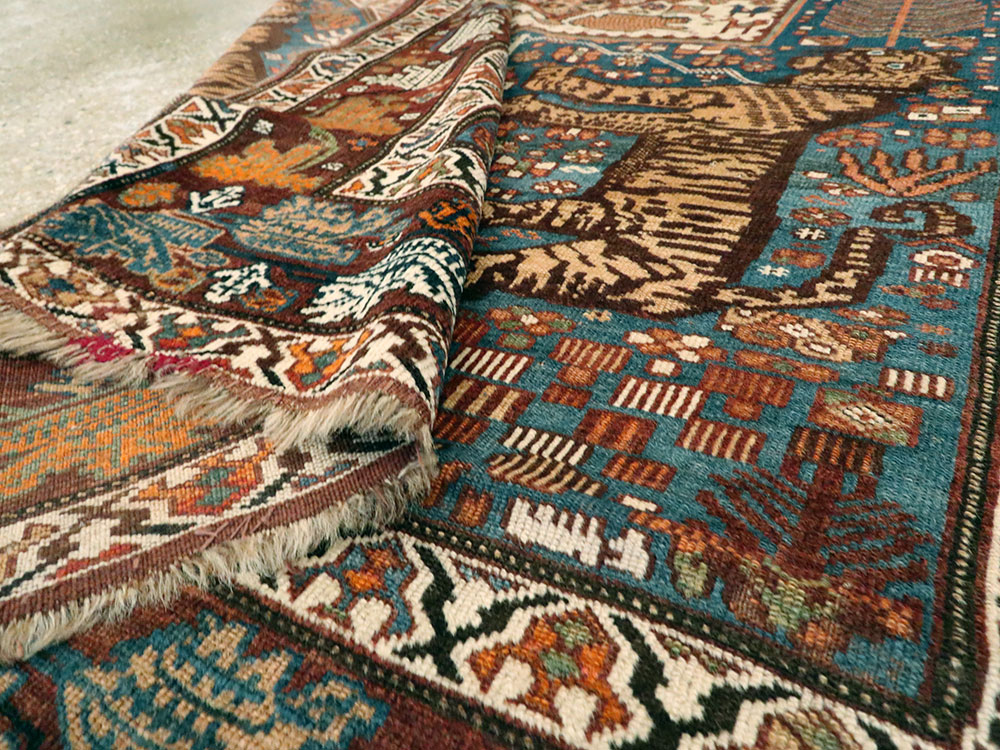 Antique Persian Qashqai Pictorial Rug, No.25570 - Gsblank