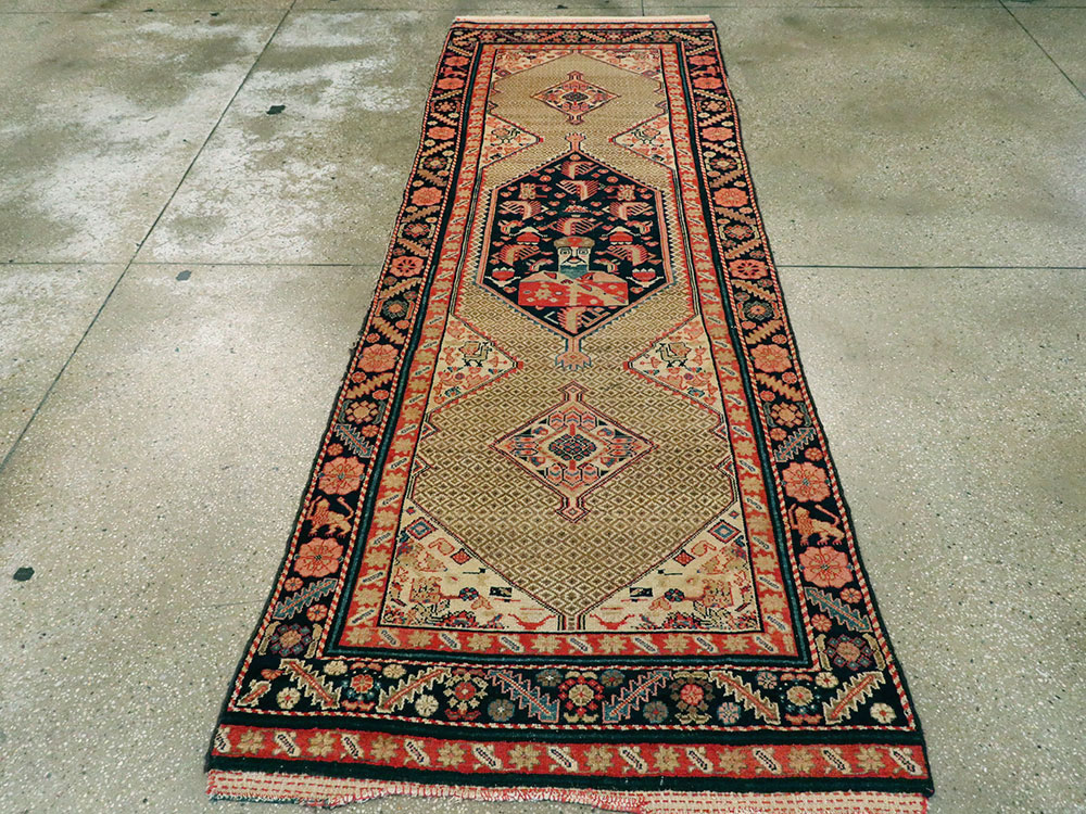 Antique Persian Hamadan Pictorial Rug, No.25572 - Gsblank