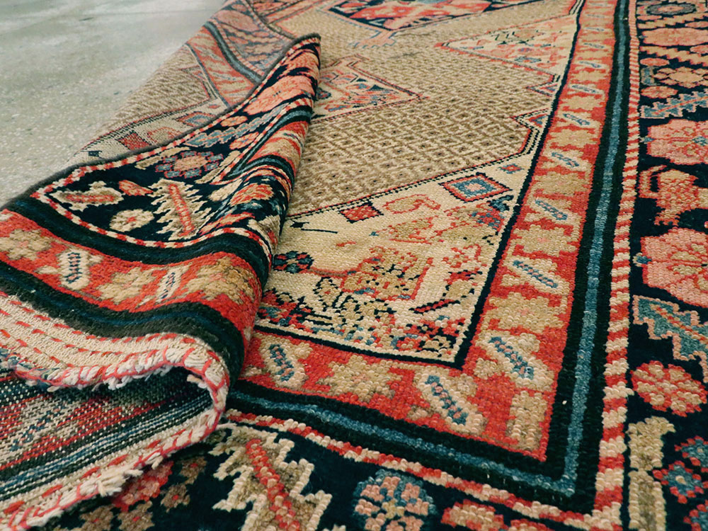 Antique Persian Hamadan Pictorial Rug, No.25572 - Gsblank