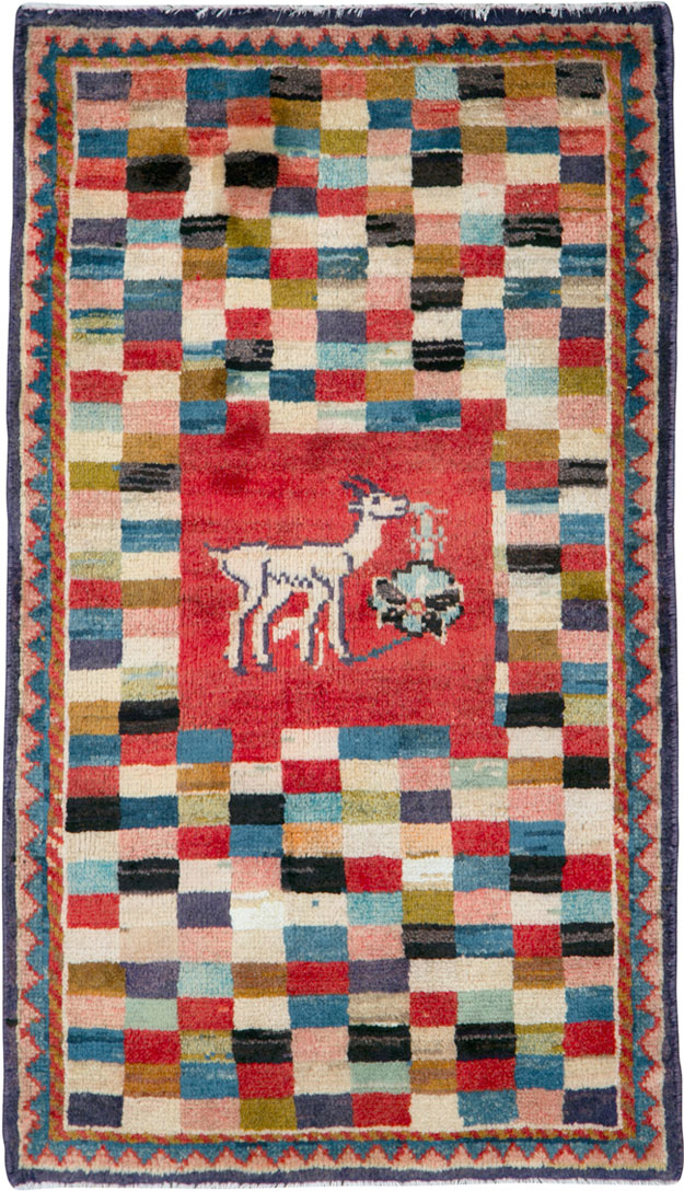 Vintage Pictorial Mahal Rug, No.25595 - Gsblank