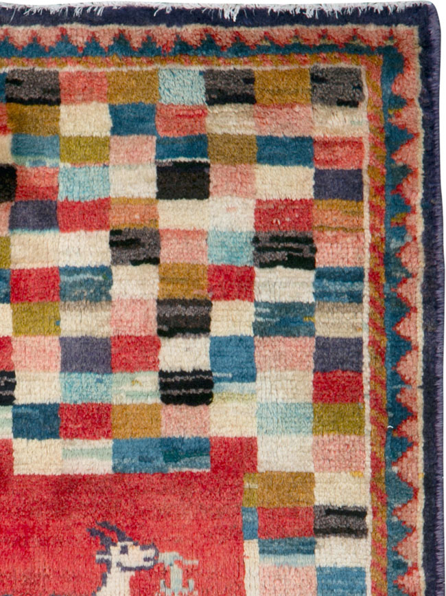 Vintage Pictorial Mahal Rug, No.25595 - Gsblank