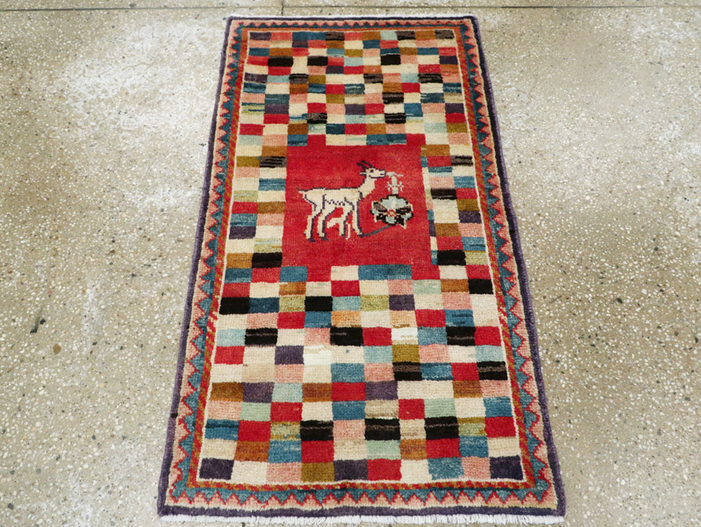 Vintage Pictorial Mahal Rug, No.25595 - Gsblank