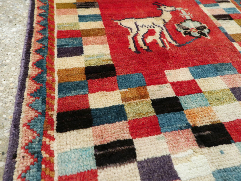 Vintage Pictorial Mahal Rug, No.25595 - Gsblank