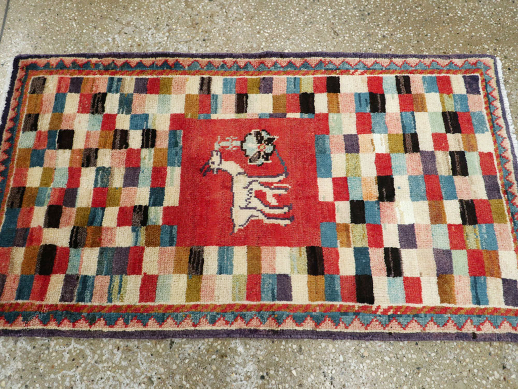 Vintage Pictorial Mahal Rug, No.25595 - Gsblank