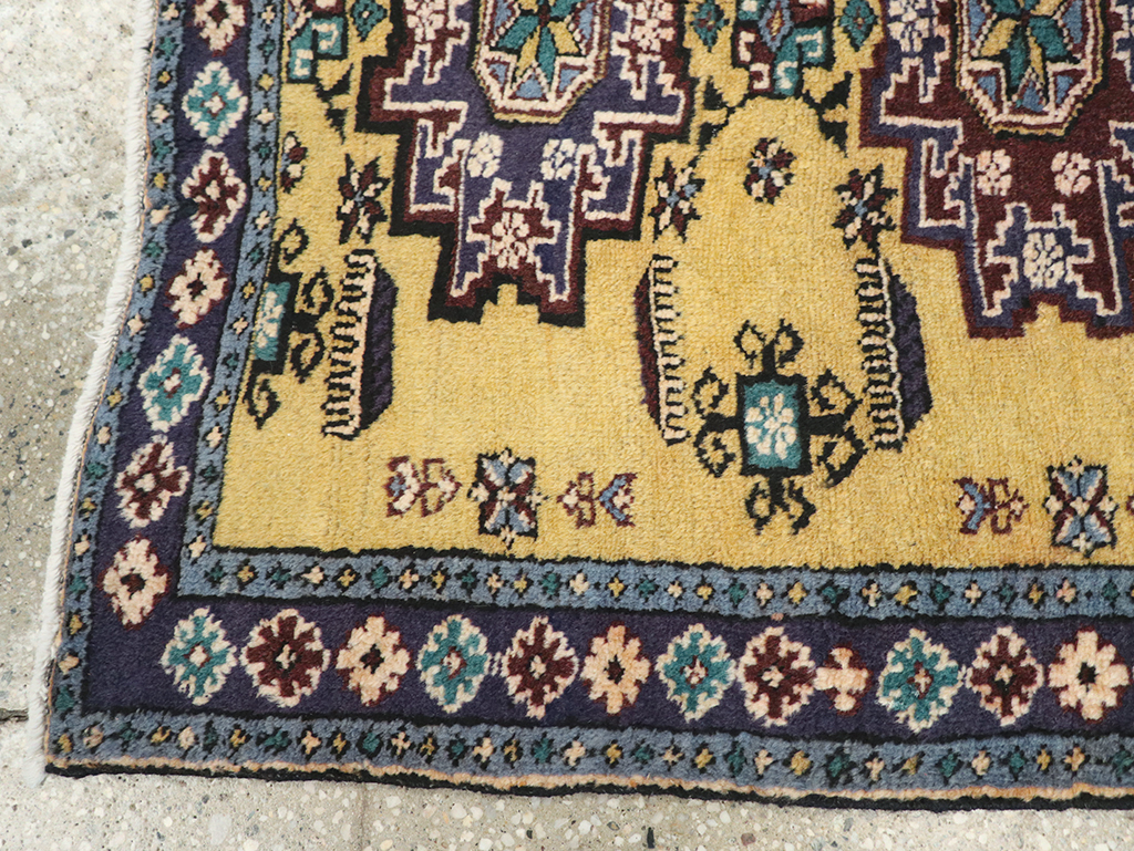 Vintage Tabriz Rug, No.25603 - Gsblank