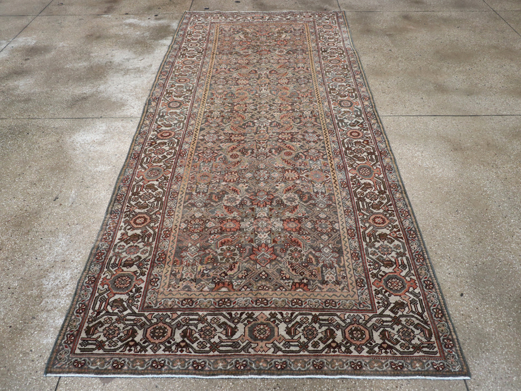 Antique Persian Mahal Gallery Carpet, No.25609 - Gsblank