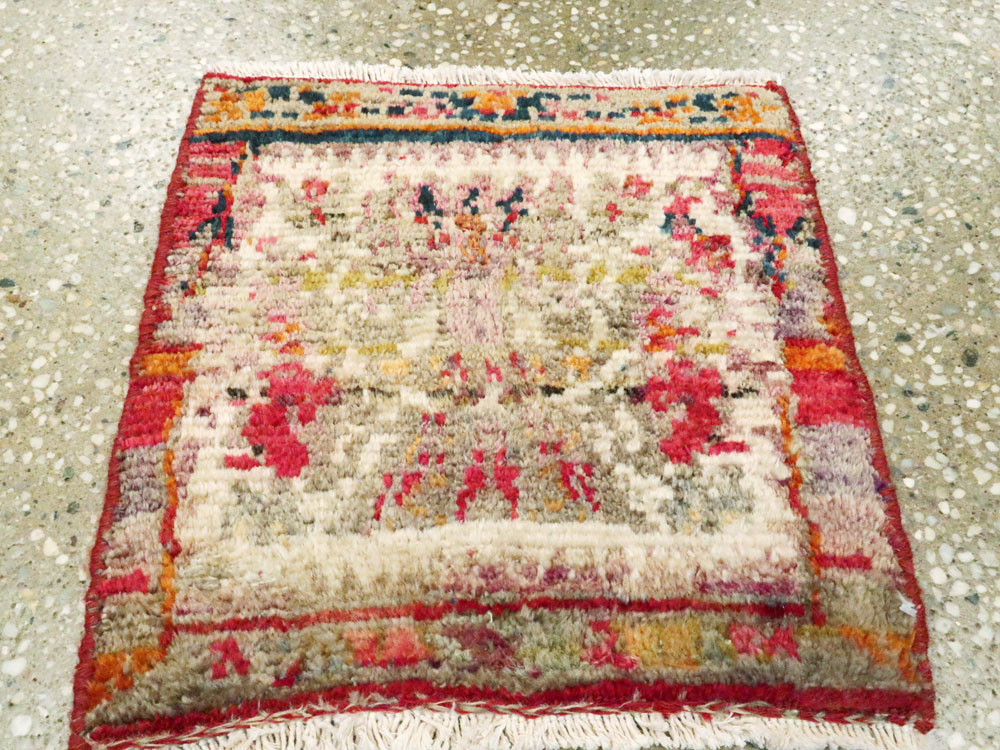 Vintage Persian Shiraz Tribal Bag Face, No.25634 - Gsblank