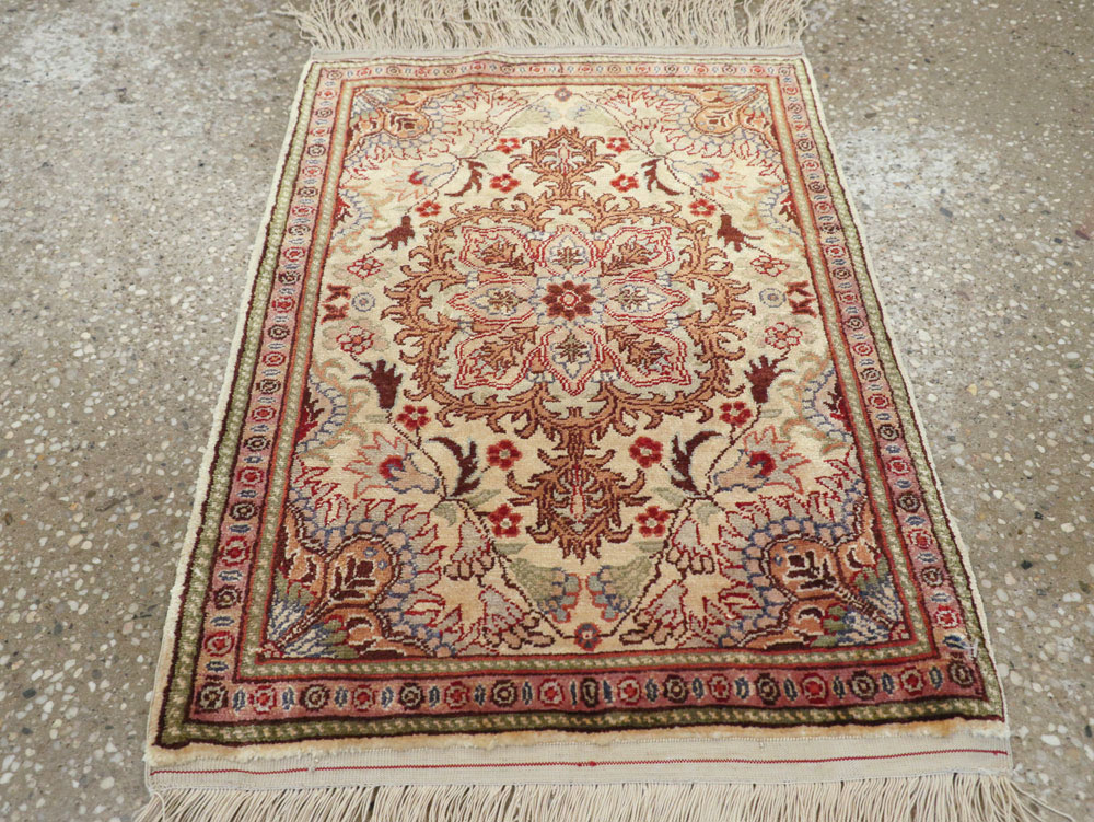 Vintage Turkish Herekeh Silk Rug, No.25721 - Gsblank