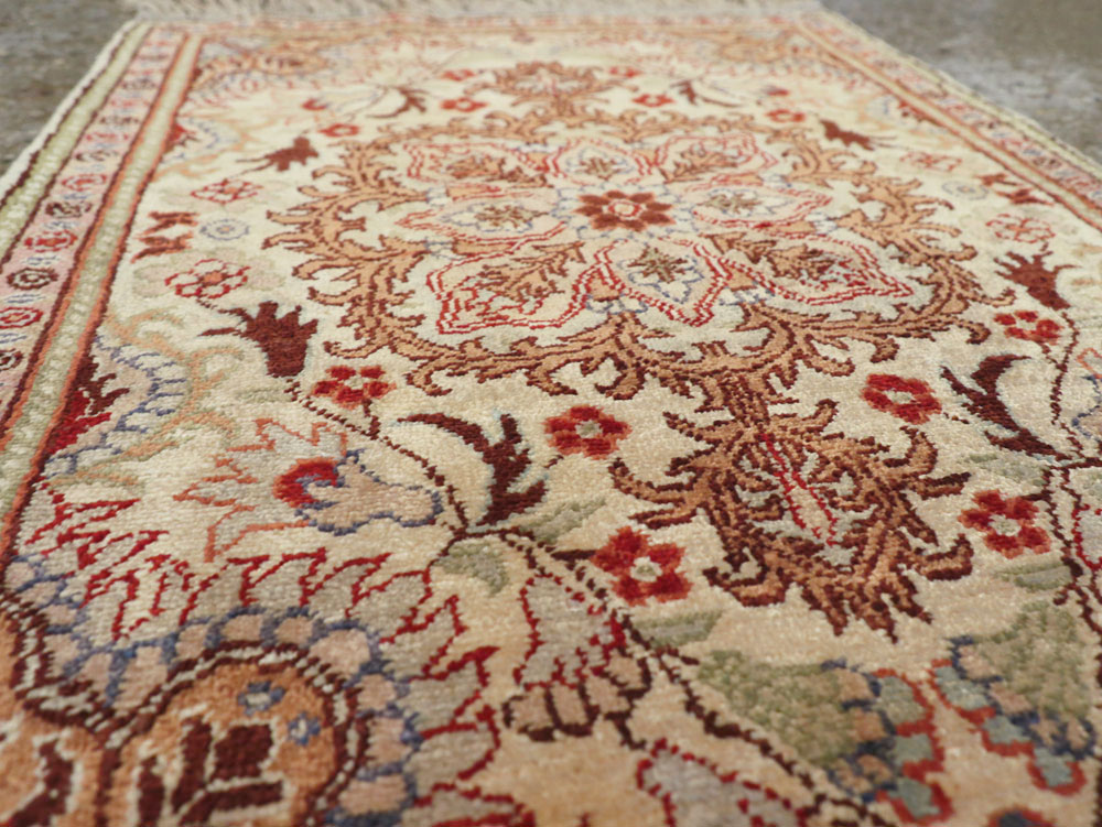 Vintage Turkish Herekeh Silk Rug, No.25721 - Gsblank