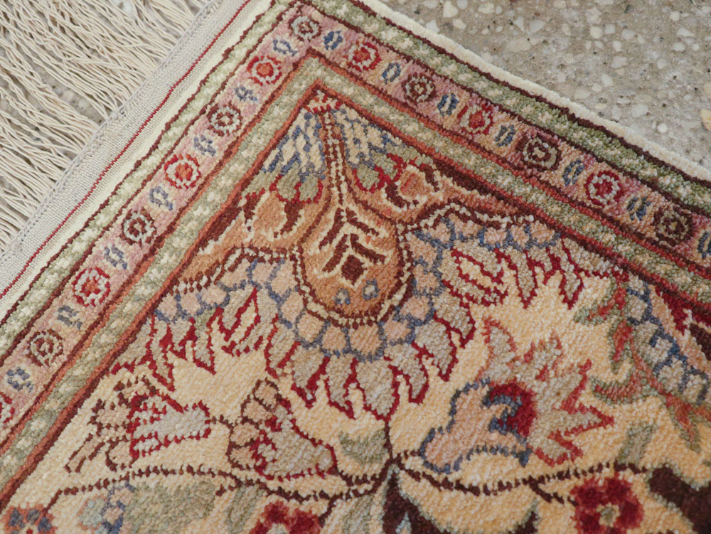 Vintage Turkish Herekeh Silk Rug, No.25721 - Gsblank