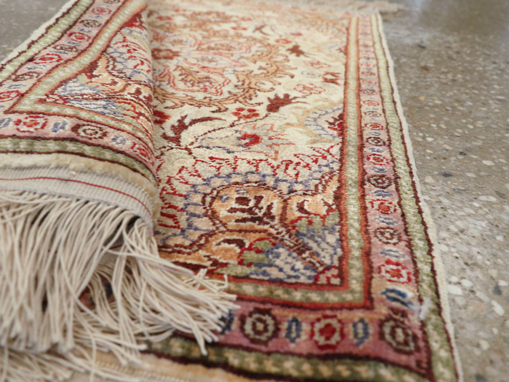 Vintage Turkish Herekeh Silk Rug, No.25721 - Gsblank
