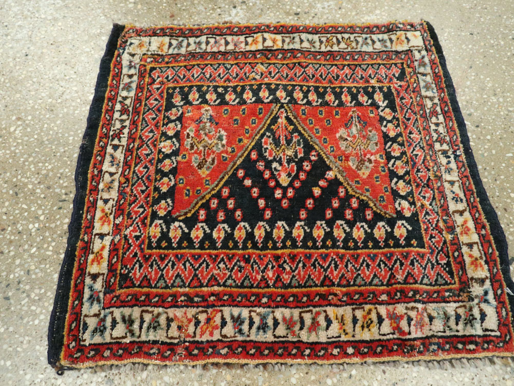 Vintage Persian Qashqai Rug, No.25722 - Gsblank