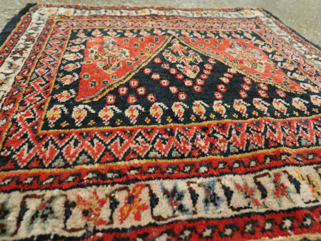 Vintage Persian Qashqai Rug, No.25722 - Gsblank