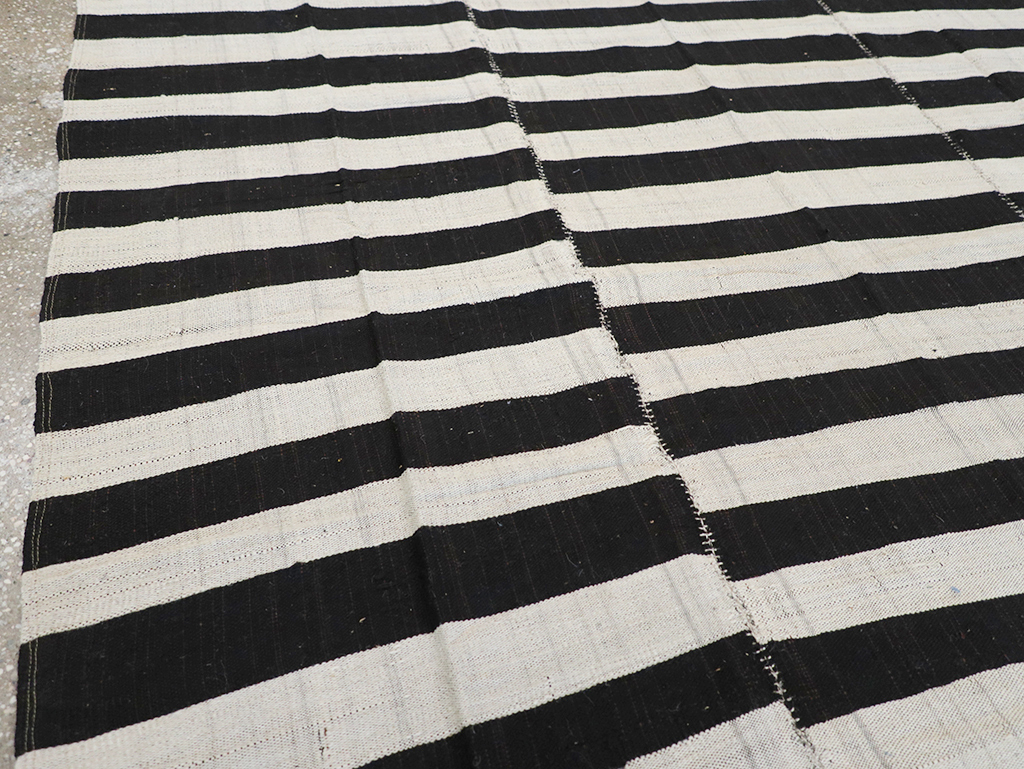 Vintage Persian Flatweave Kilim Accent Carpet, No.25840 - Gsblank