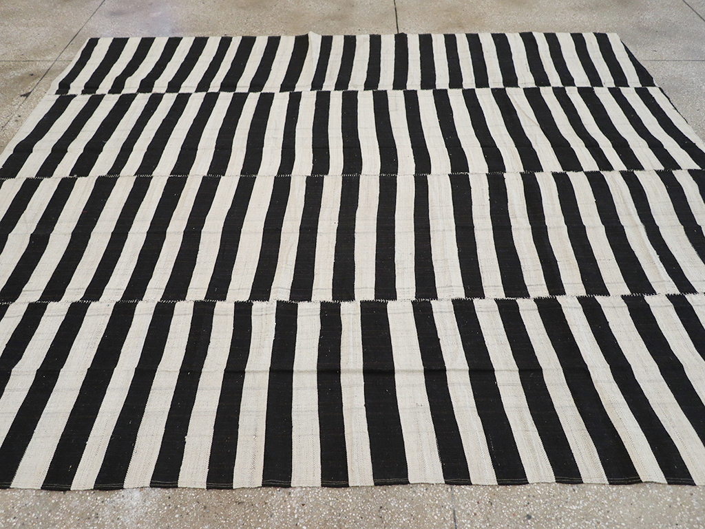 Vintage Persian Flatweave Kilim Accent Carpet, No.25840 - Gsblank