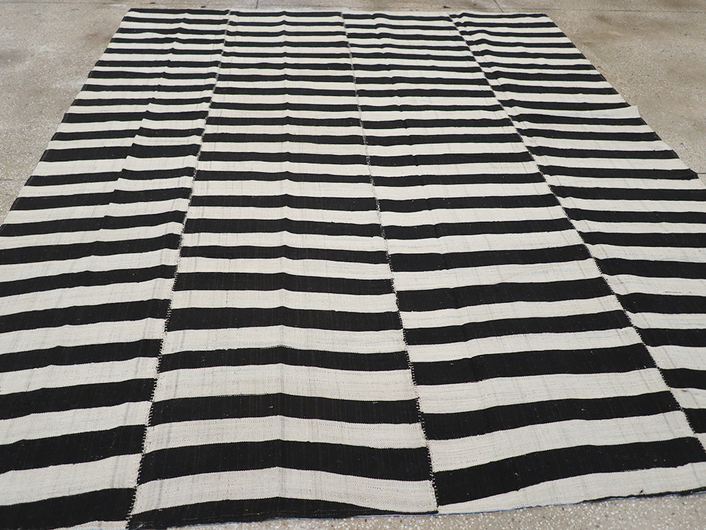 Vintage Persian Flatweave Kilim Accent Carpet, No.25840 - Gsblank