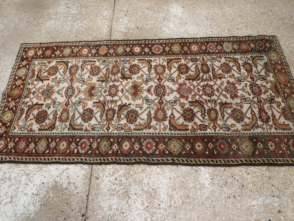 Vintage Persian Mahal Rug, No.25855 - Gsblank