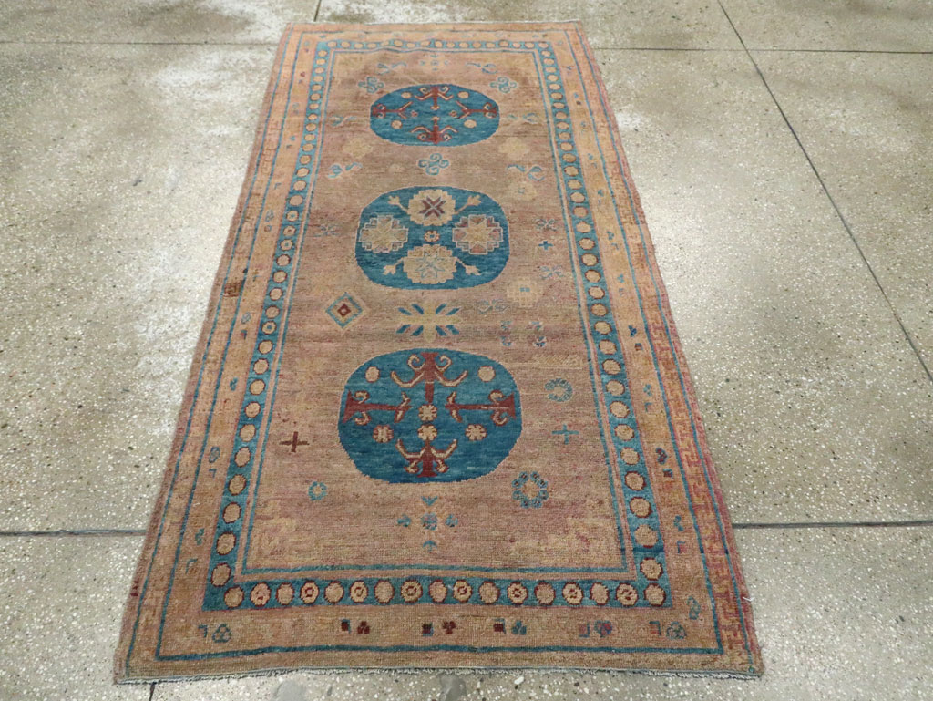 Antique East Turkestan Khotan Accent Rug, No.25862 - Gsblank