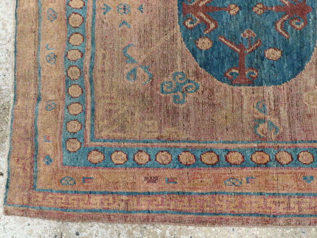 Antique East Turkestan Khotan Accent Rug, No.25862 - Gsblank