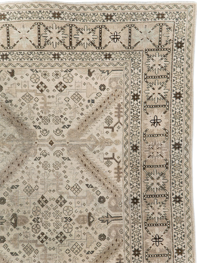 Vintage Persian Tabriz Accent Carpet, No.25866 - Gsblank