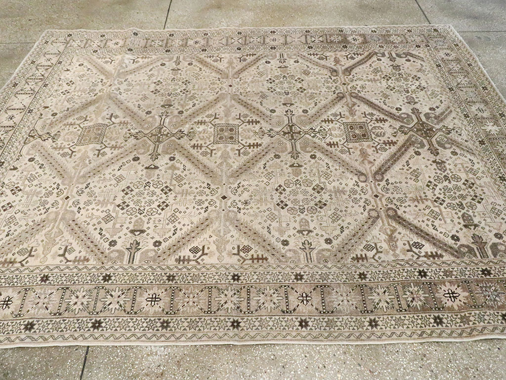 Vintage Persian Tabriz Accent Carpet, No.25866 - Gsblank