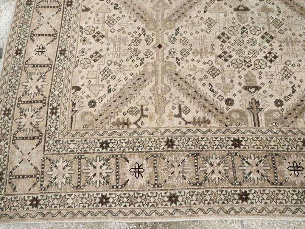 Vintage Persian Tabriz Accent Carpet, No.25866 - Gsblank