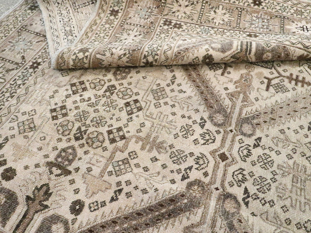 Vintage Persian Tabriz Accent Carpet, No.25866 - Gsblank