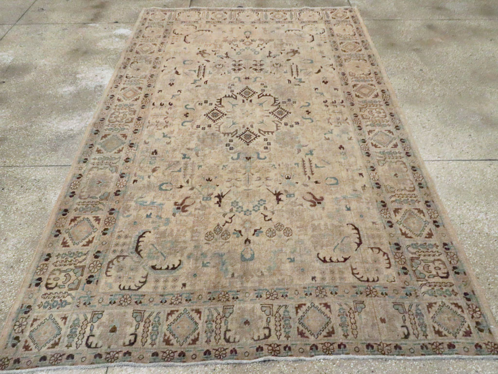 Vintage Persian Tabriz Accent Carpet, No.25867 - Gsblank