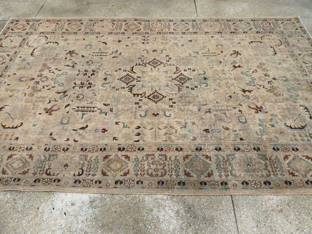 Vintage Persian Tabriz Accent Carpet, No.25867 - Gsblank