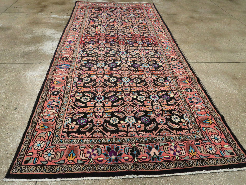 Vintage Persian Mahal Gallery Carpet, No.25943 - Gsblank