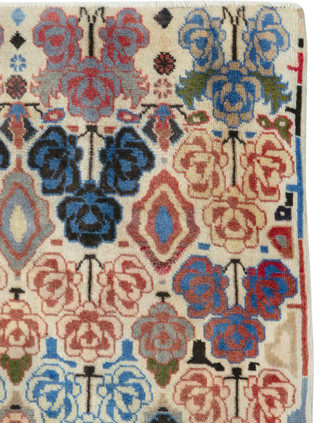 Vintage Persian Tabriz Rug, No.25972 - Gsblank