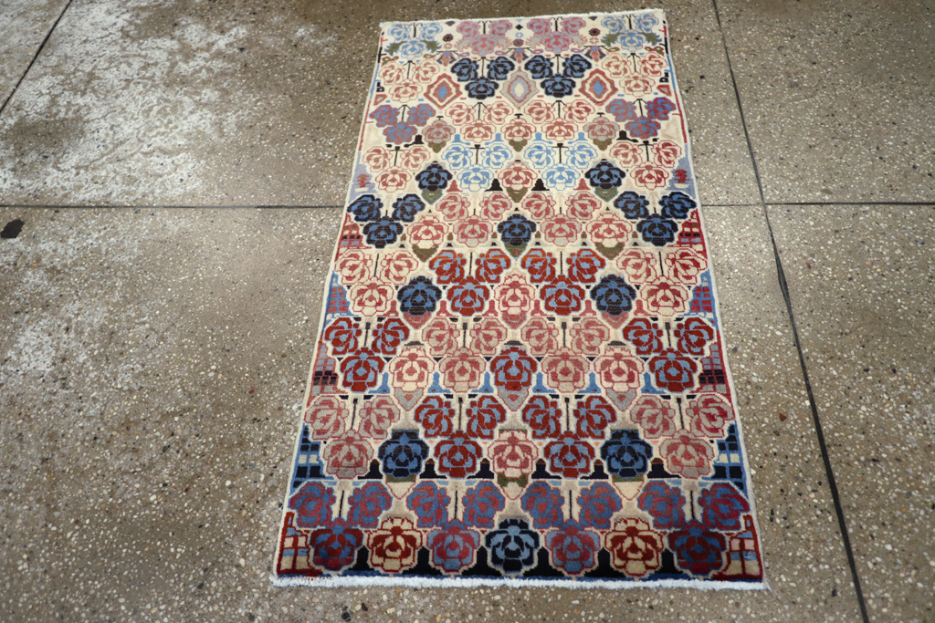 Vintage Persian Tabriz Rug, No.25972 - Gsblank