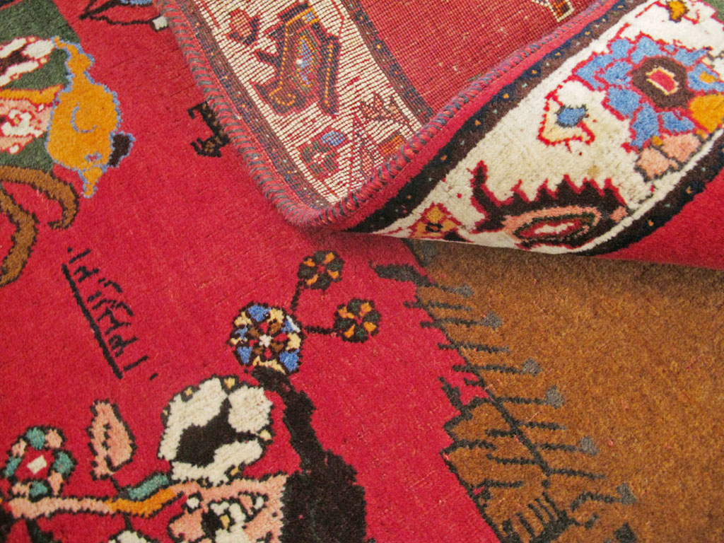 Vintage Persian Pictorial Shiraz Rug, No.25985 - Gsblank